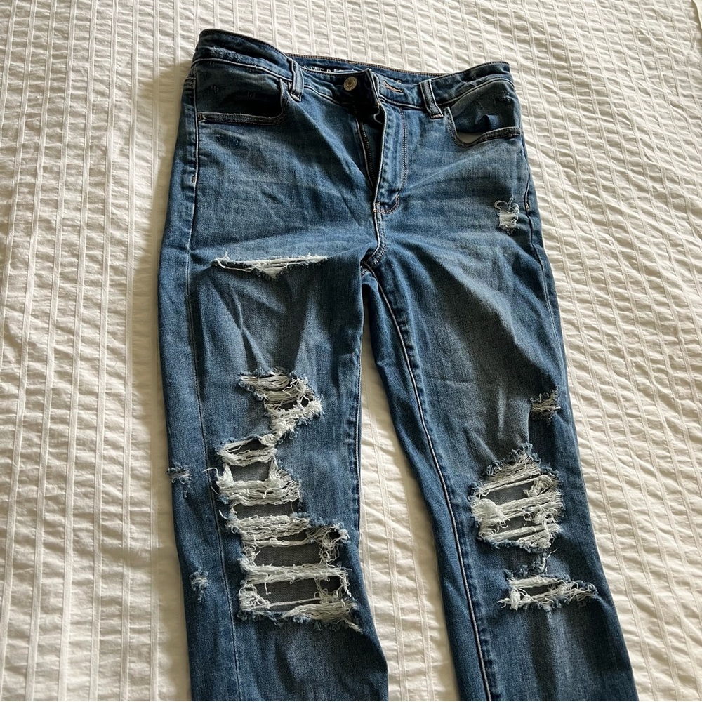 American Eagle Distressed Super Hi-Rise Jegging Size 8